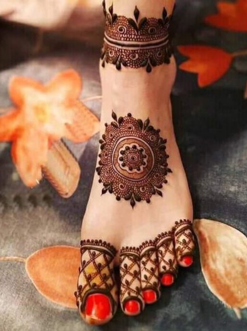 Legs  Bridal Mehndi Design